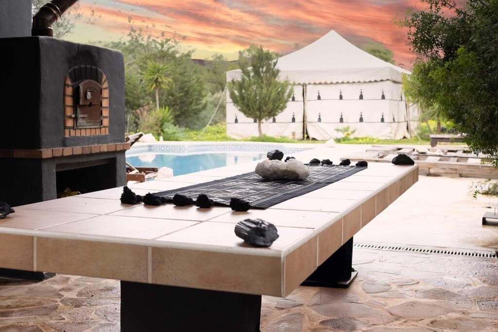 מיכל מונקה, איביזה