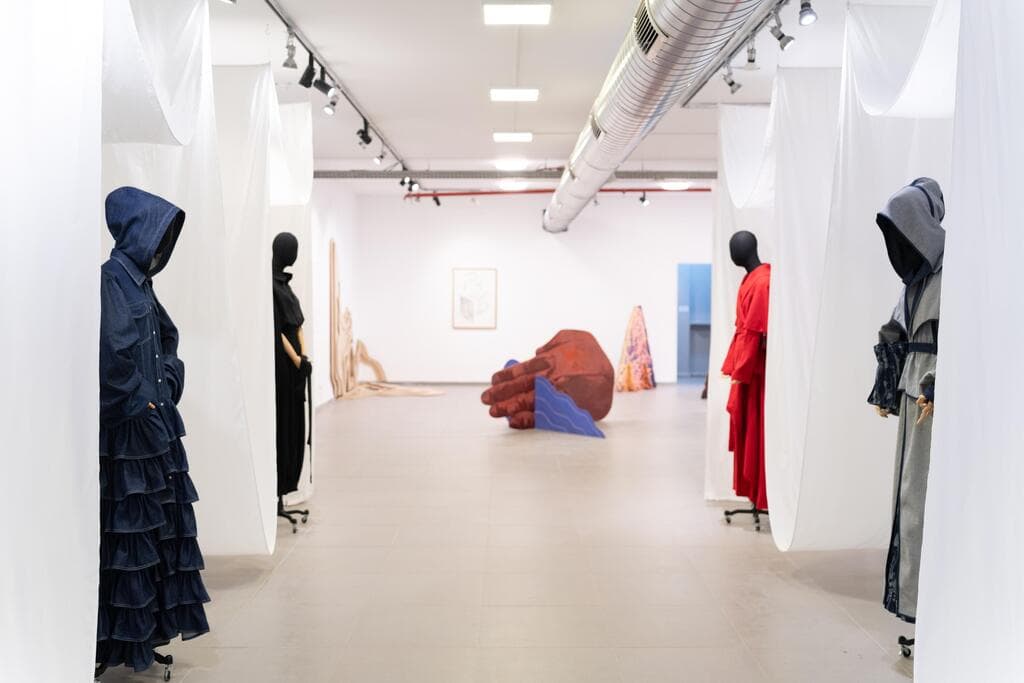 התערוכה "שבע מפלצות" של שאדי פרנסיס מג'לטון במוזיאון אום אל-פחם