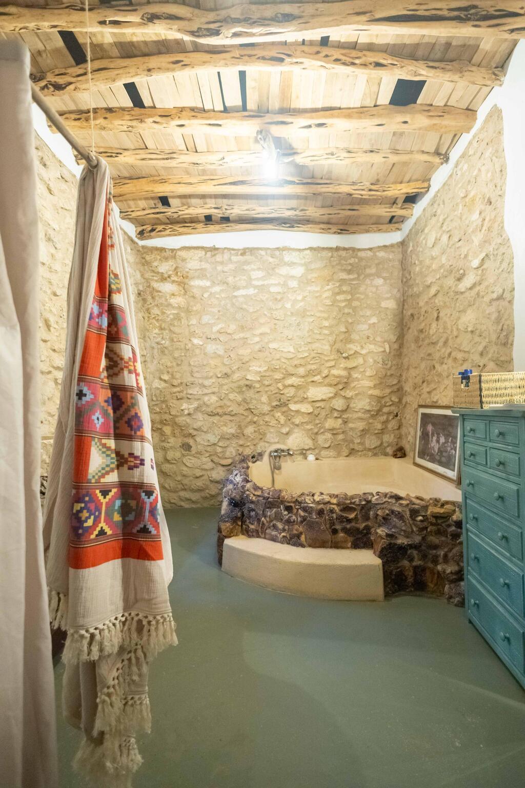 מיכל מונקה, איביזה