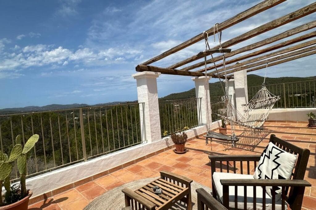 מיכל מונקה, איביזה