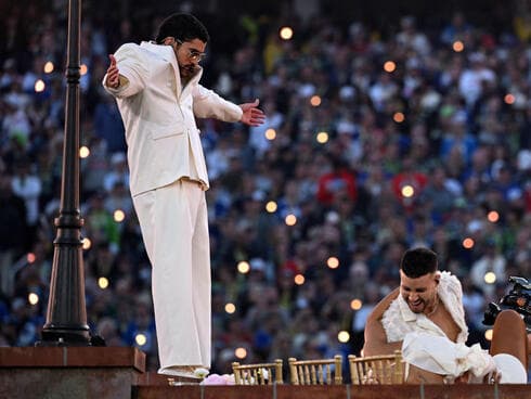 באד באני בהופעה בסופרבול