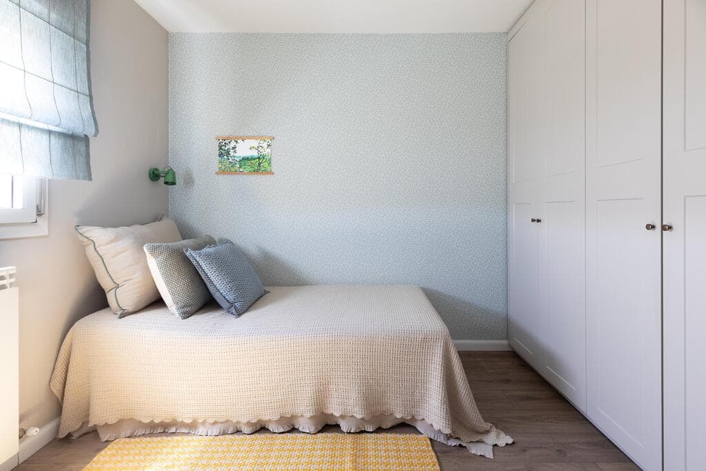 אחד מחדרי השינה של הילדים (צילום: טלי תלמיד) דירה בירושלים, עיצוב: קרן גרוס