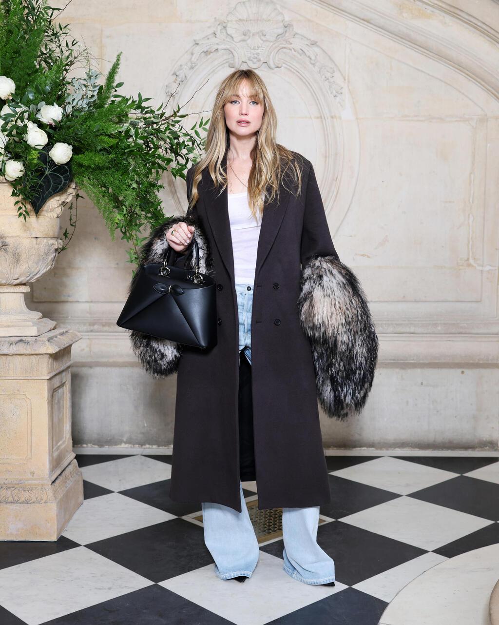 ג'ניפר לורנס בתצוגת הוט קוטור לאביב-קיץ 2026 של דיור