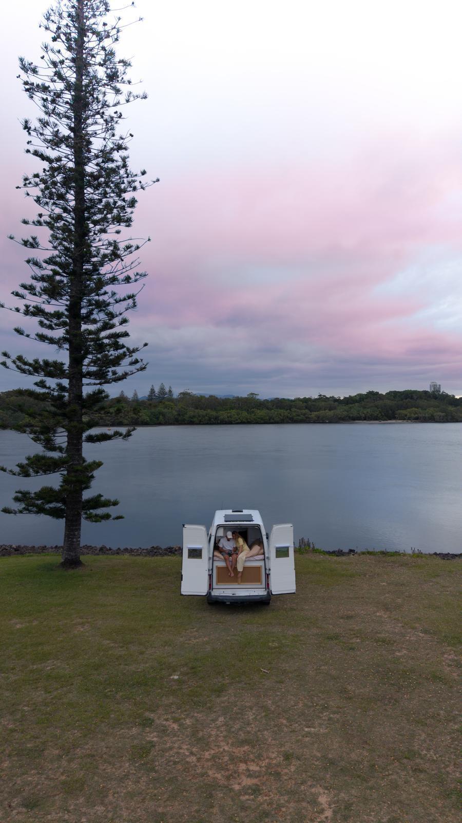 גרים בוואן ששיפצו לבד