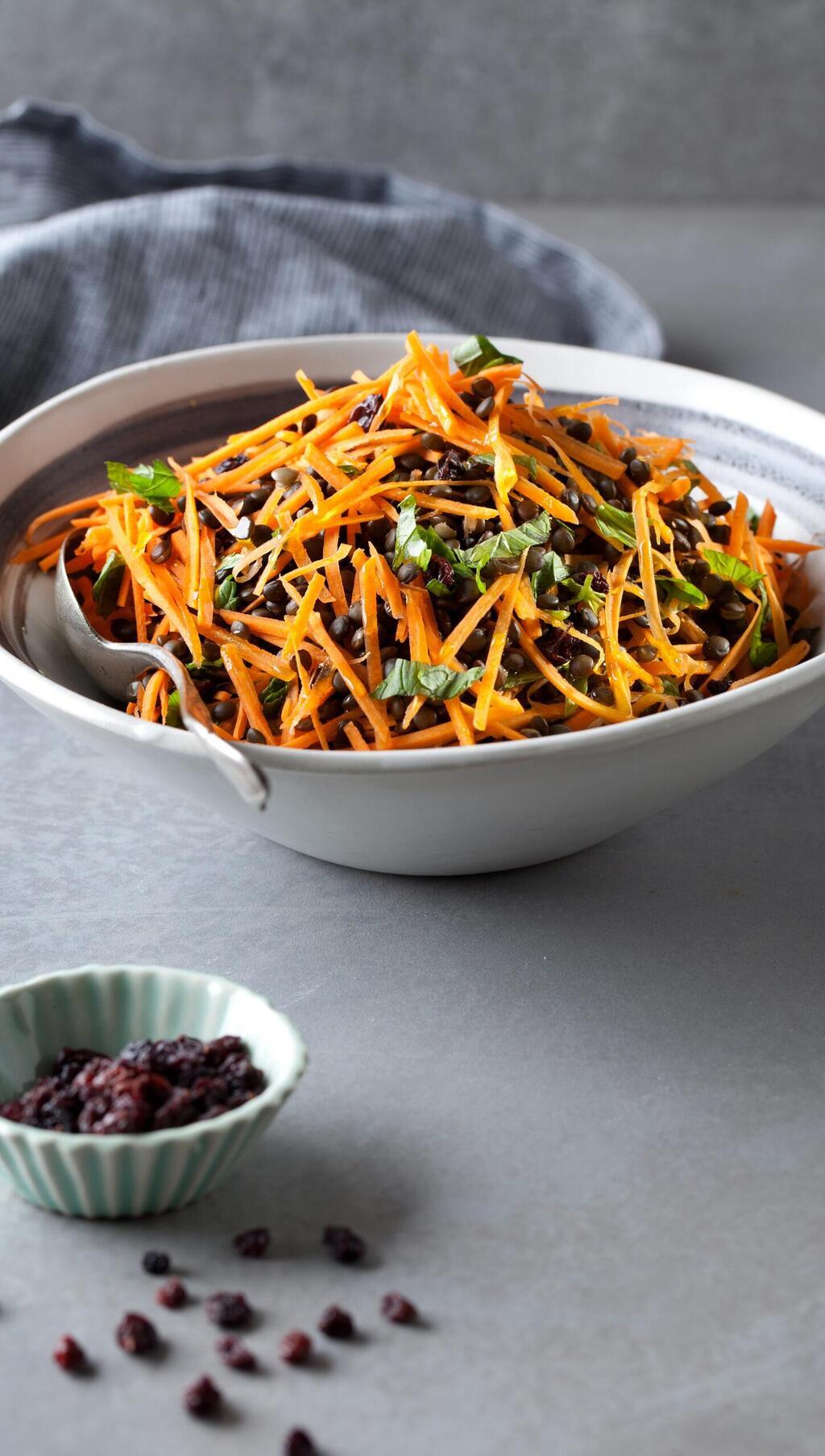 סלט עדשים וגזר (צילום: בועז לביא, סגנון: ענת לבל) סלט עדשים וגזר