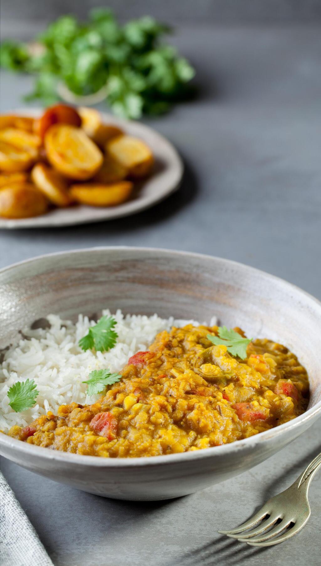 דאל עדשים כתומות (צילום: בועז לביא, סגנון: ענת לבל) דאל עדשים כתומות