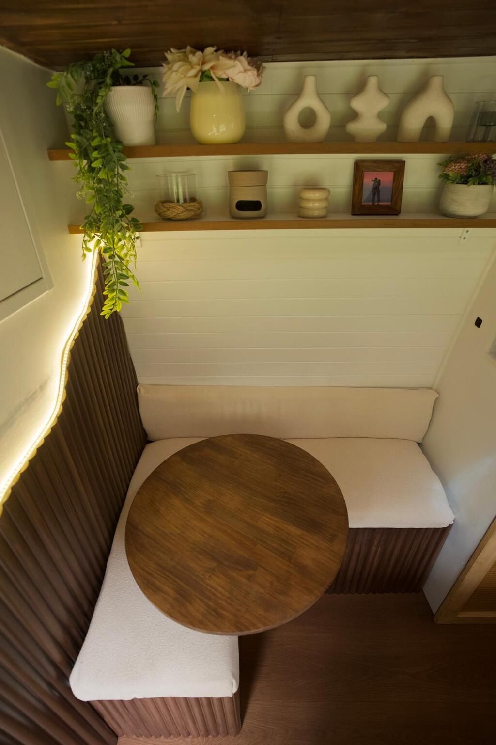 גרים בוואן ששיפצו לבד