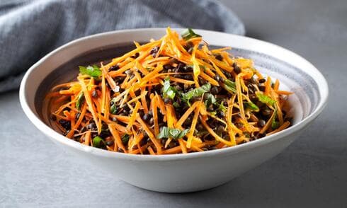 סלט עדשים שחורות וגזר