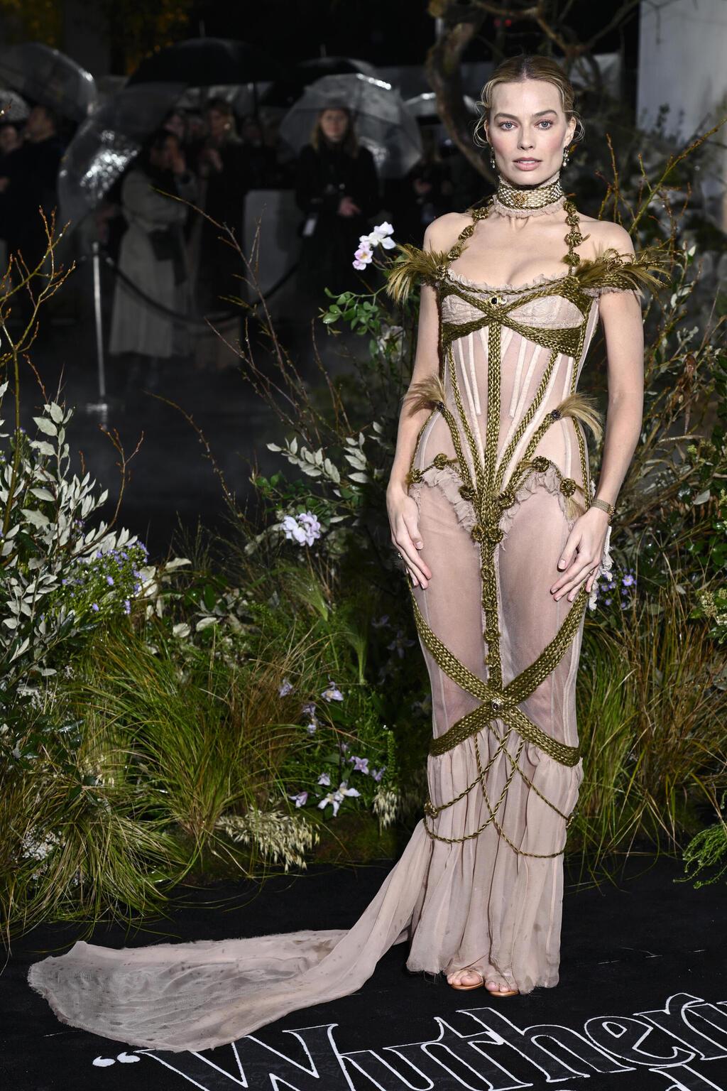 מרגו רובי בפרמיירה של "אנקת גבהים" בלונדון, 2026