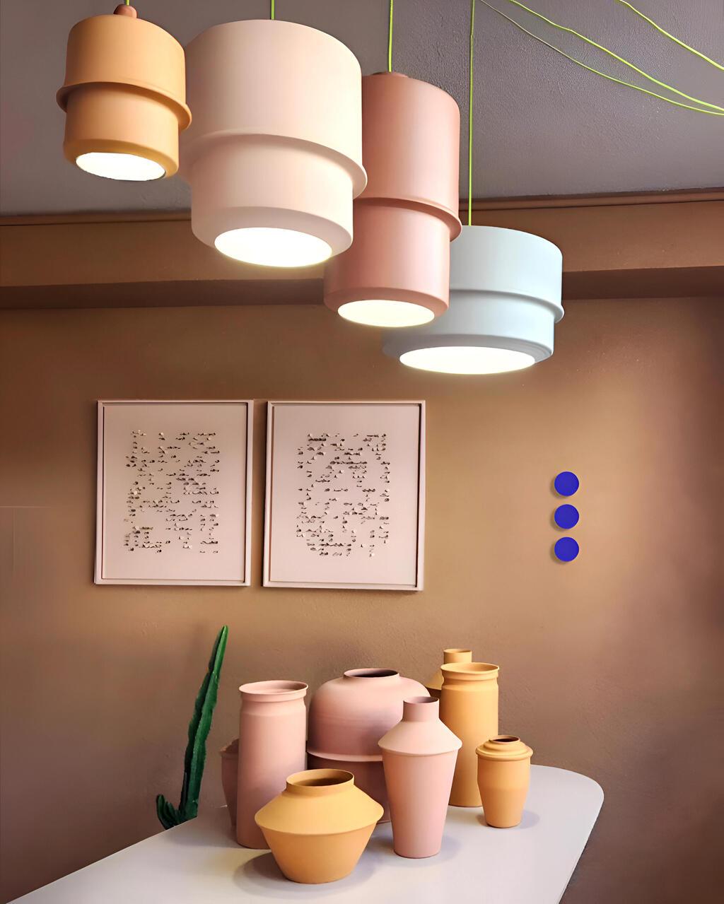 גופי תאורה וכדים של סטודיו fe