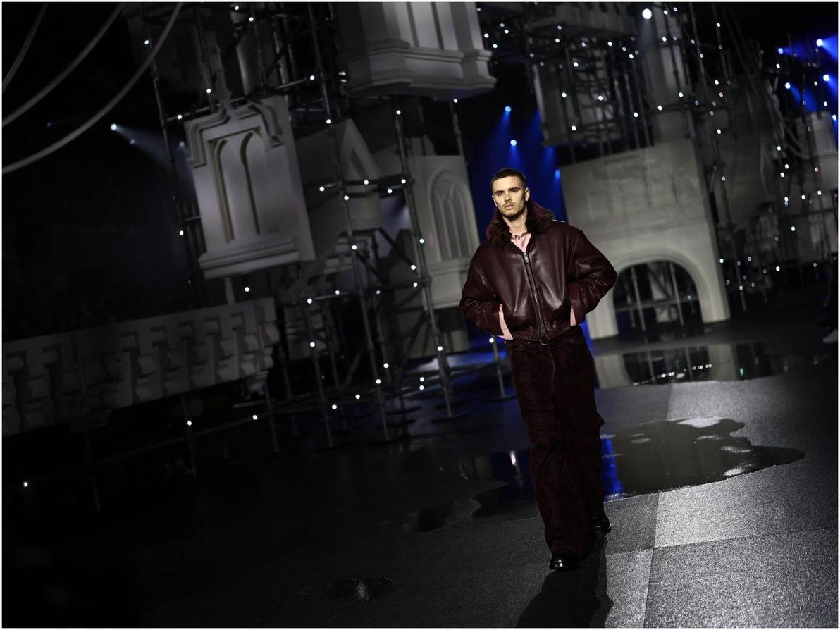 רומיאו בקהאם מדגמן לברברי, תצוגת סתיו-חורף 2026-27 בשבוע האופנה בלונדון