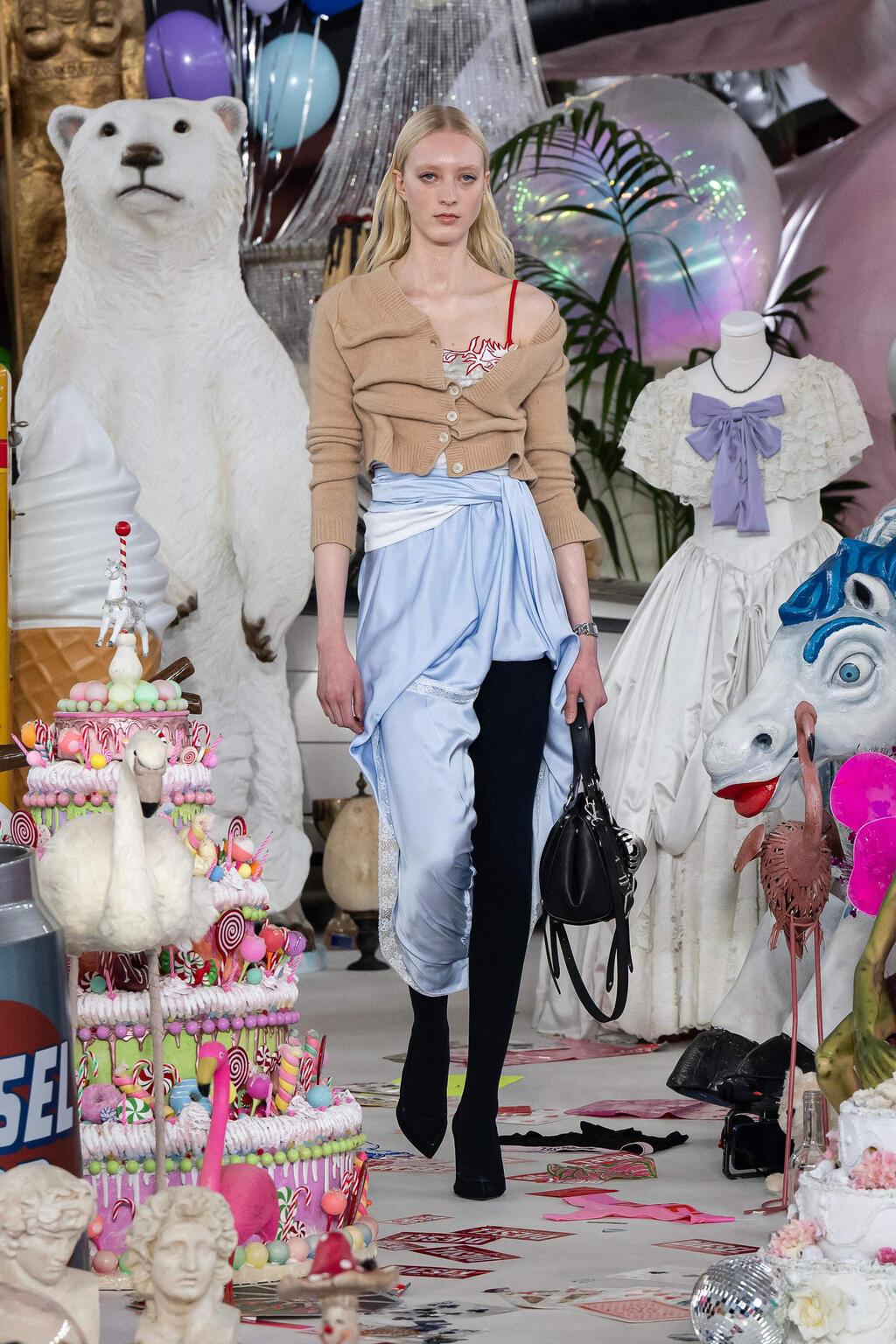 תצוגת סתיו-חורף 2026-27 של דיזל בשבוע האופנה במילאנו