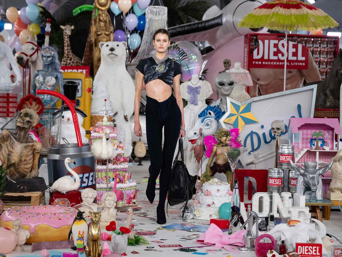 תצוגת סתיו-חורף 2026-27 של דיזל בשבוע האופנה במילאנו