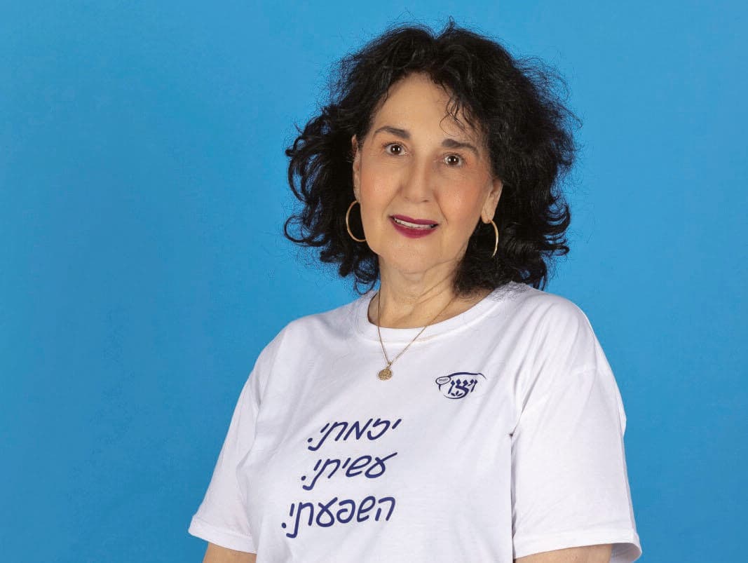 אל"מ דפנה הררי. "אני מתחת לאלונקה"