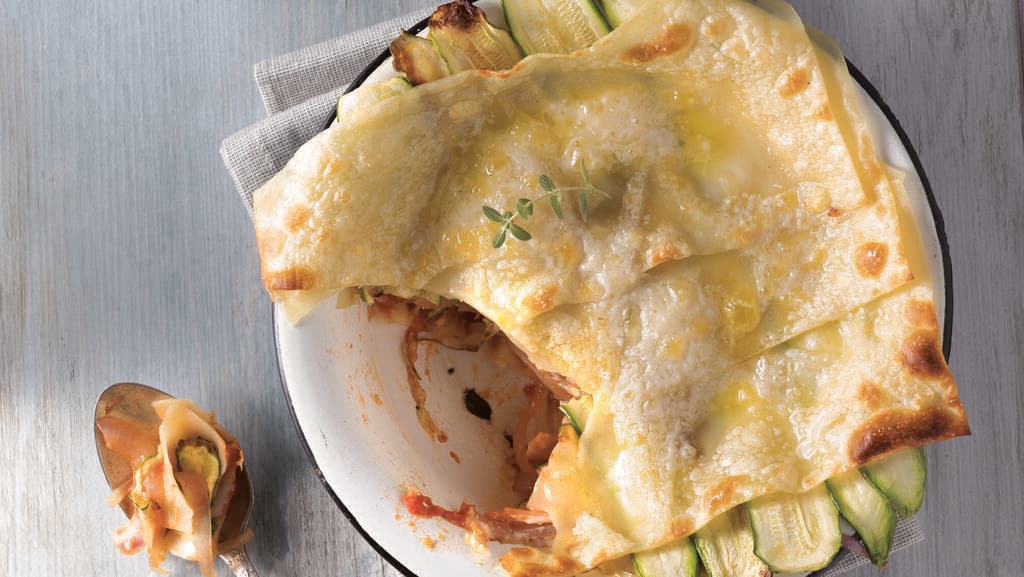 לזניה במילוי עגבניות, זוקיני ובצל סגול