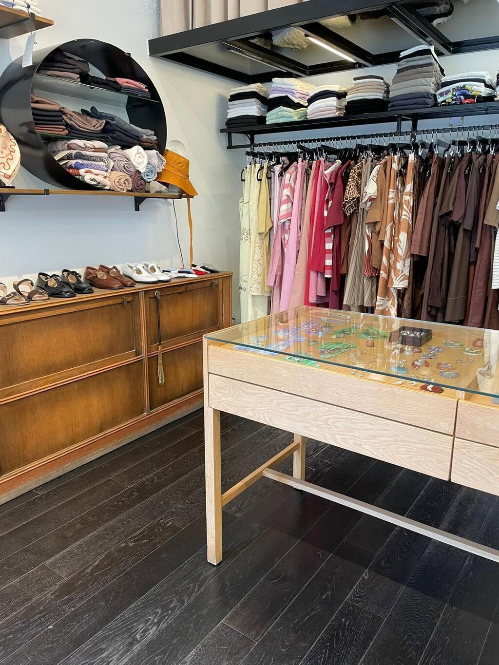 בוטיק 5 לפני הפגיעה 