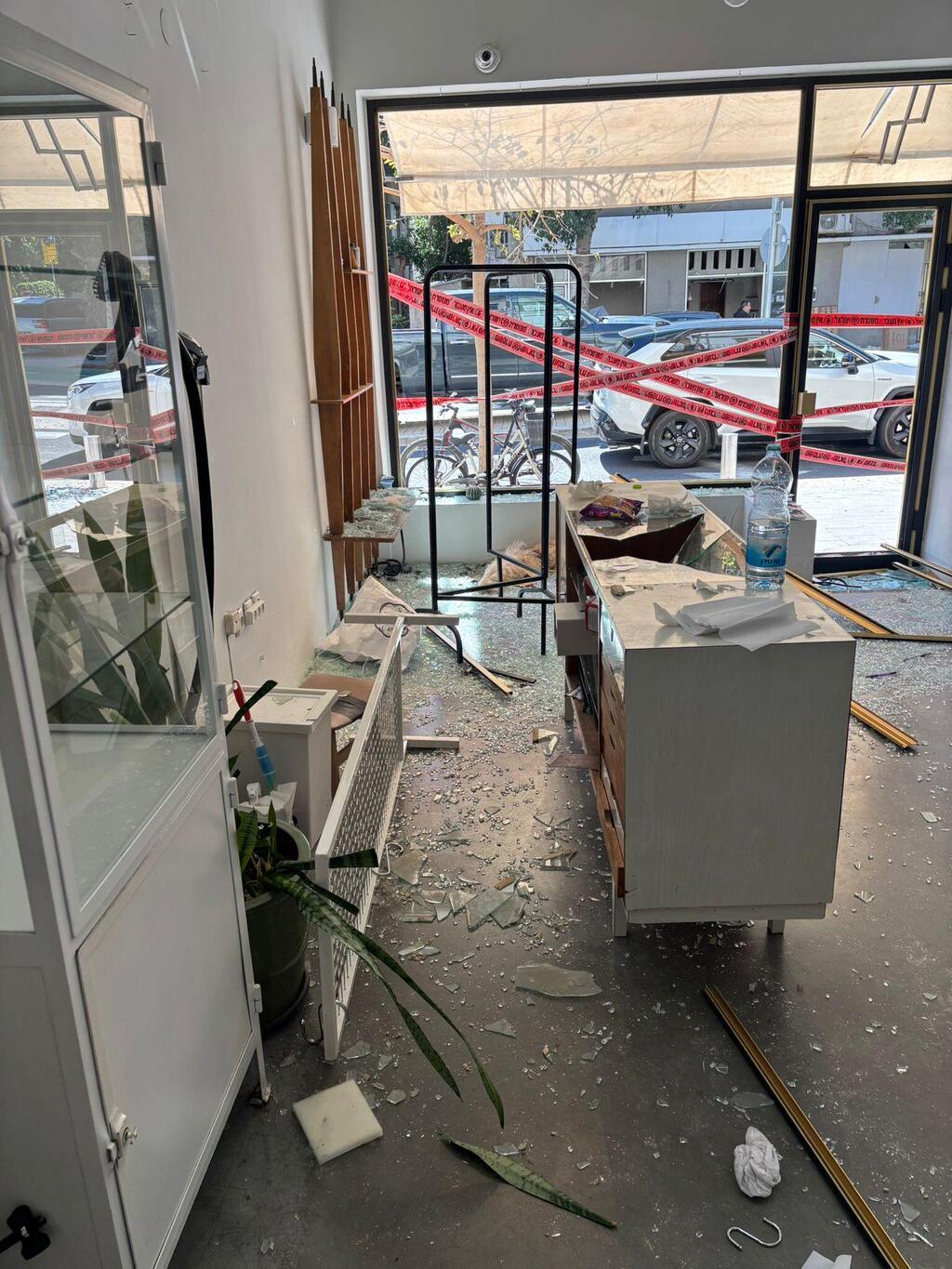 בוטיק 5 לאחר הפגיעה