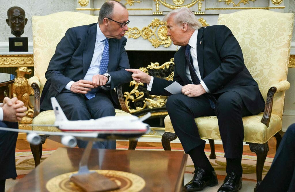 דונלד טראמפ וקנצלר גרמניה פרידריך מרץ בבית הלבן