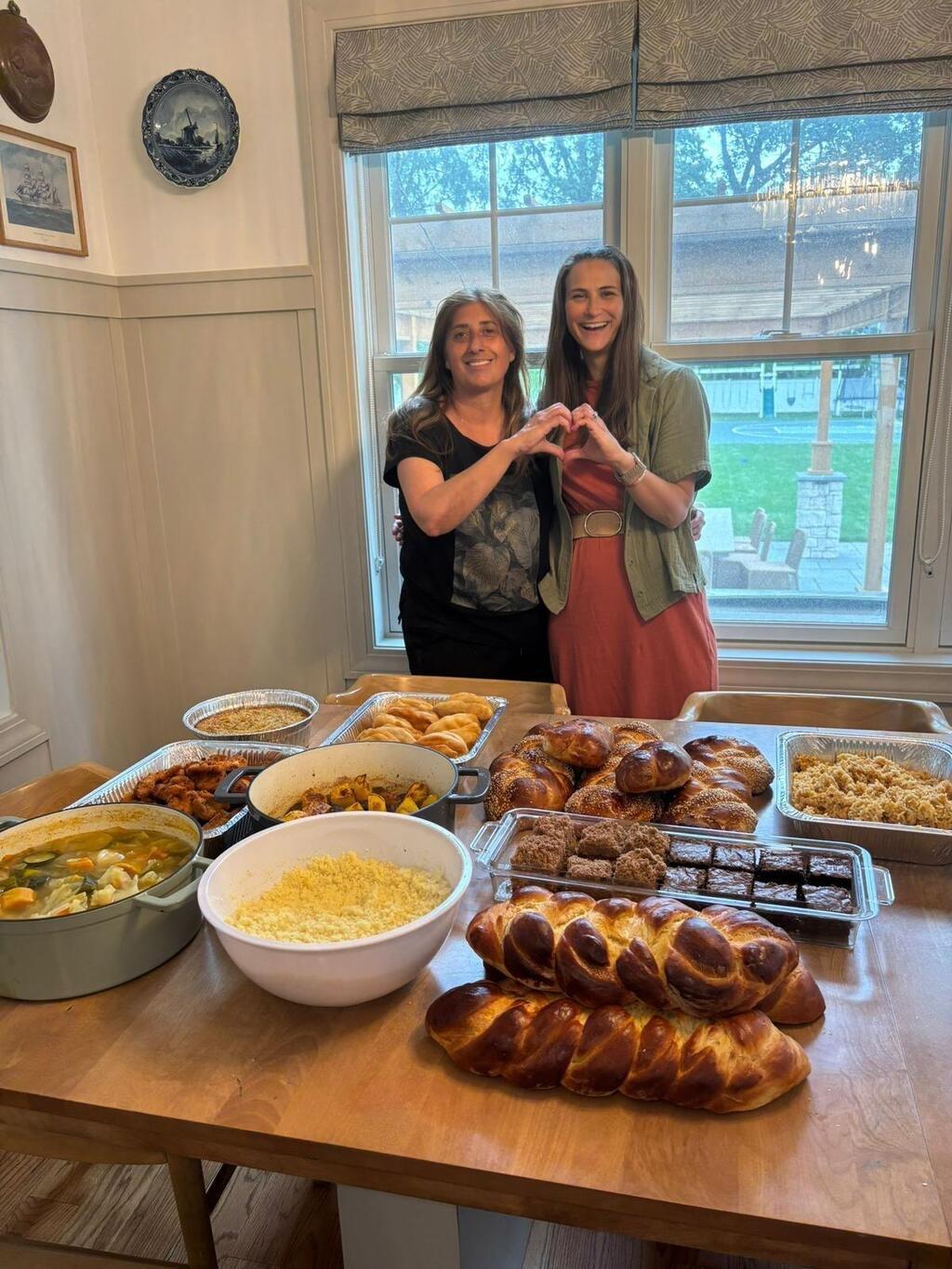 גלית אבוטבול מרמת גן ודינה פרידמן מניו ג'רסי