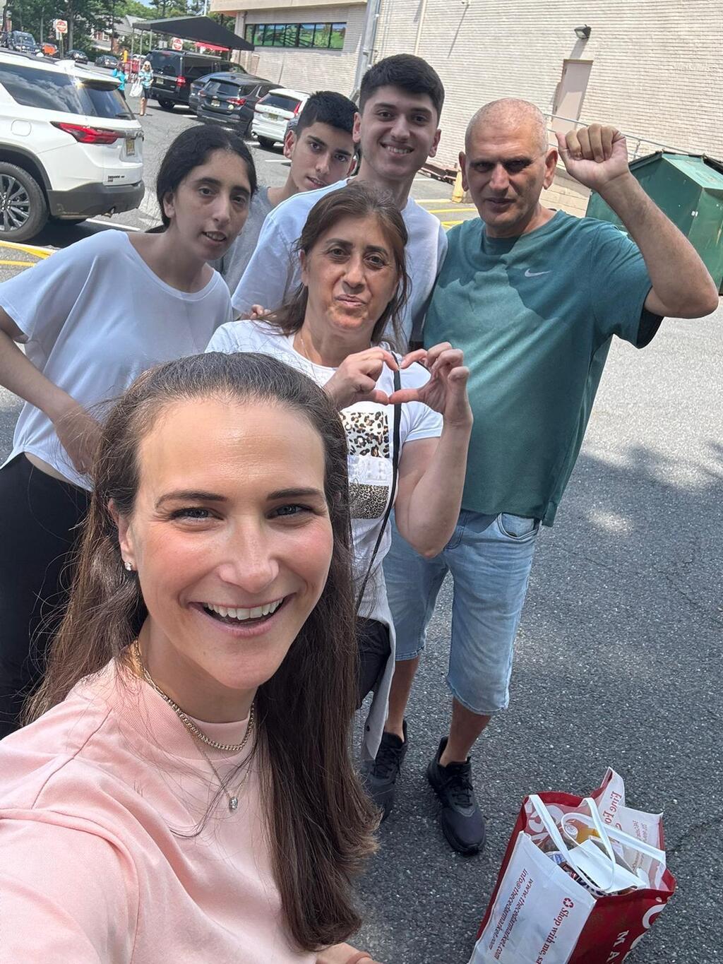 גלית אבוטבול מרמת גן ודינה פרידמן מניו ג'רסי