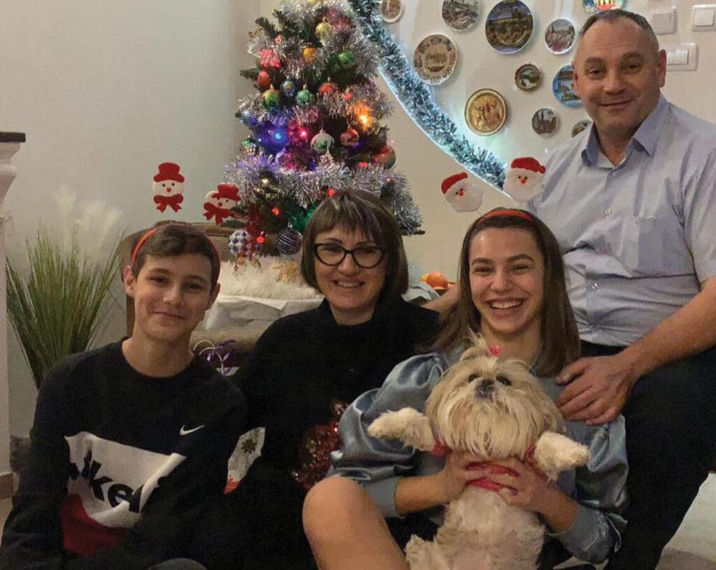 משפחת זקס לפני האסון. "נשארנו אני ואבא" (צילום: אלבום פרטי) משפחת זקס לפני האסון. "נשארנו אני ואבא"