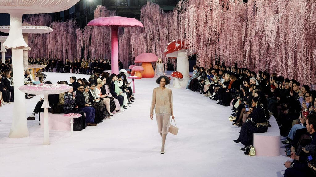 סטפני קוואלי בתצוגה של שאנל