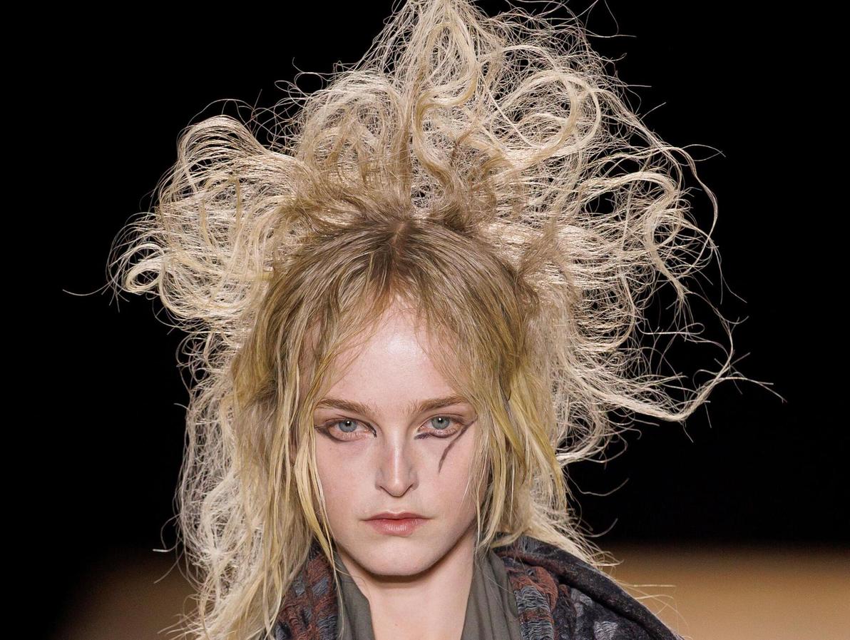 שיער מבולגן תצוגה יוז'י ימאמוטו