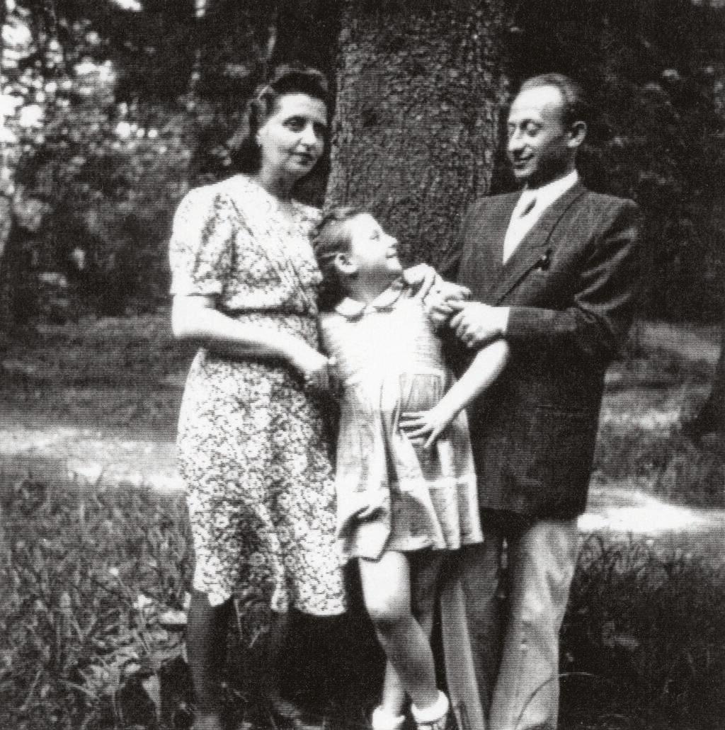 טובה והוריה, רייזל ומיכאל, במחנה העקורים לנדסברג