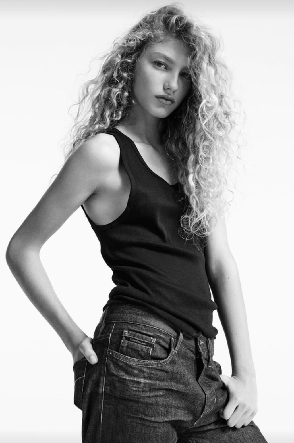 דורית רבליס בקמפיין לקלווין קליין, אביב-קיץ 2017