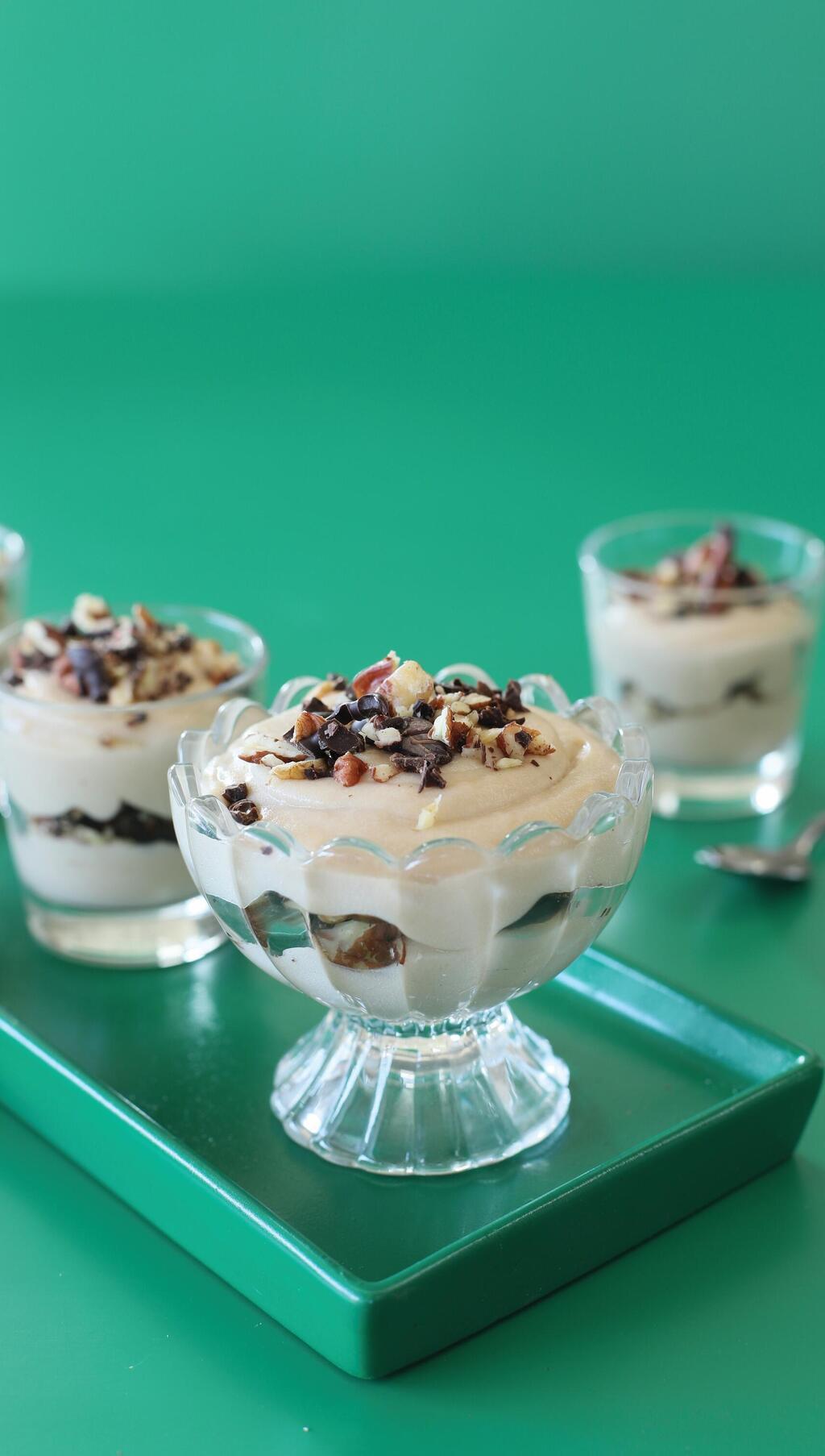 מוס אגוזים מהיר לפסח (צילום וסגנון: טליה הדר) מוס אגוזים מהיר לפסח