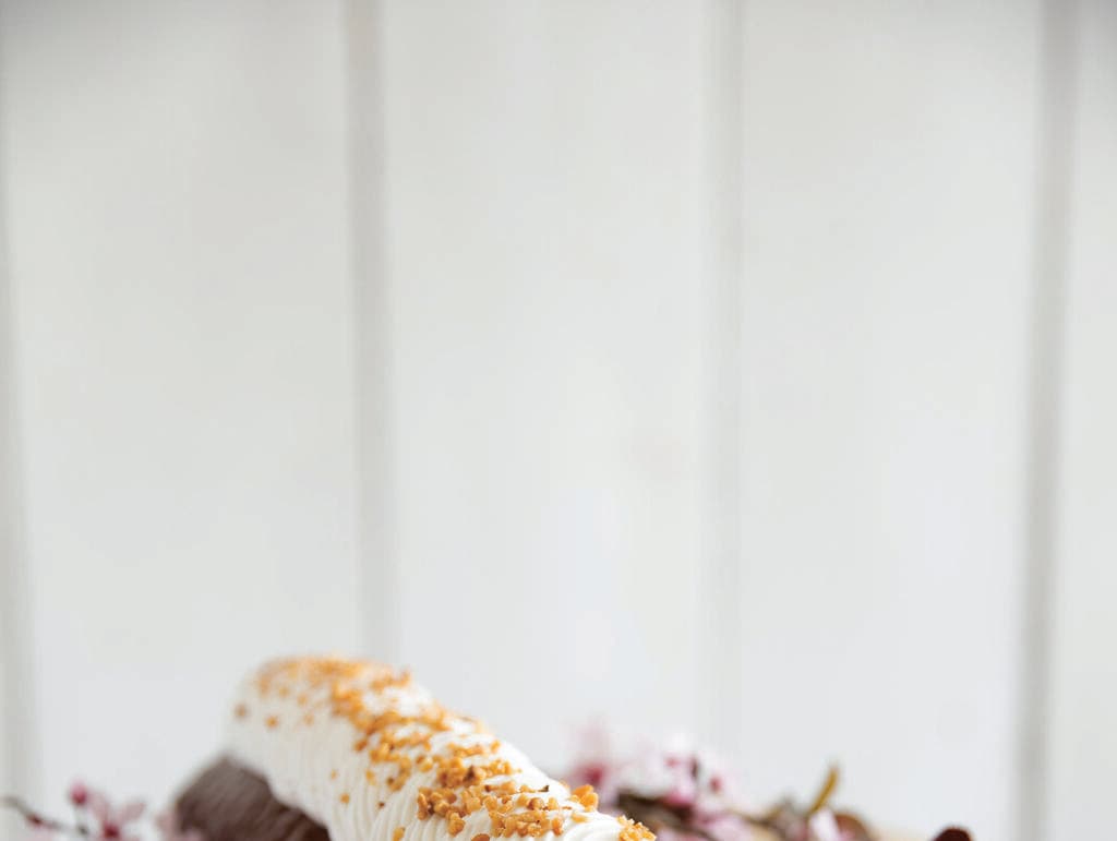 רולדת אגוזים במילוי קרם קפה וקוקוס