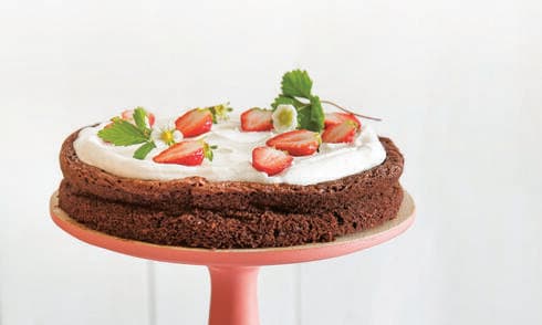 עוגת פאדג' עם קרם וניל