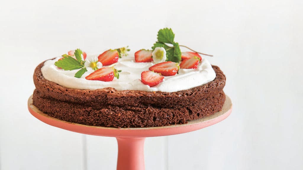  עוגת פאדג' עם קרם וניל