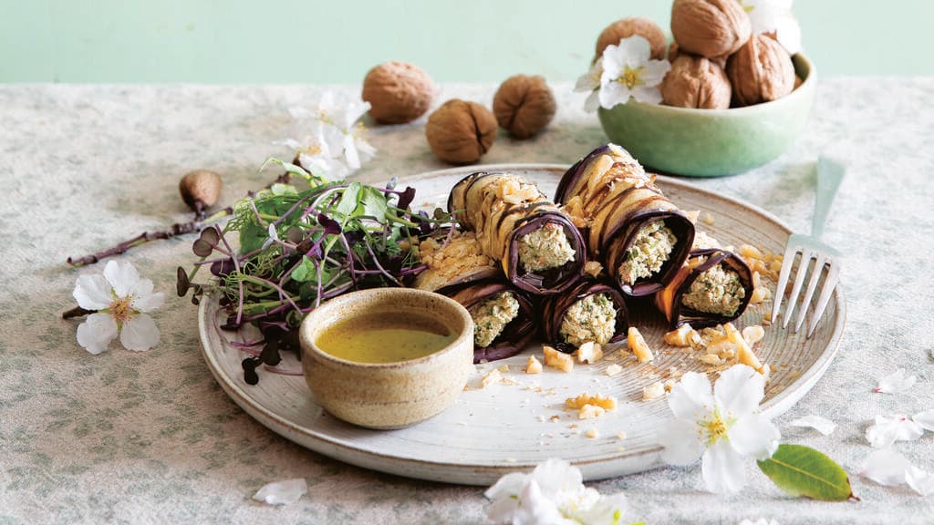  חצילים קלויים במלית טפנד אגוזים