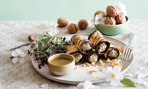 חצילים קלויים במלית טפנד אגוזים