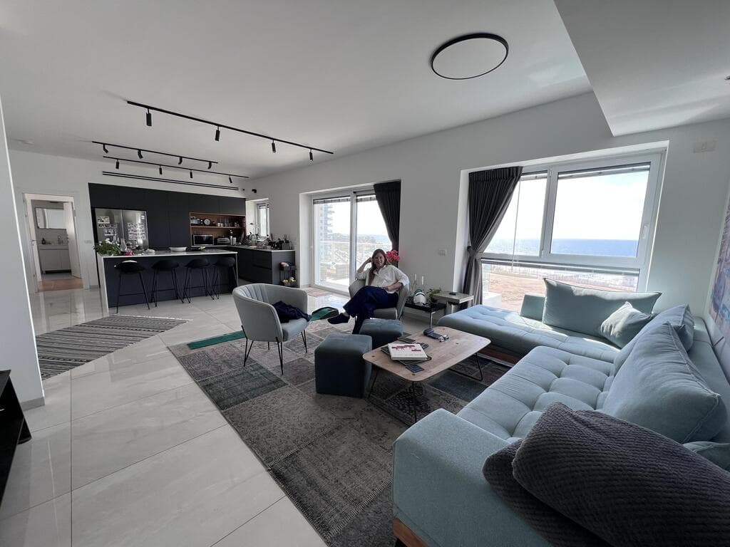 הדירה החדשה, אולגה