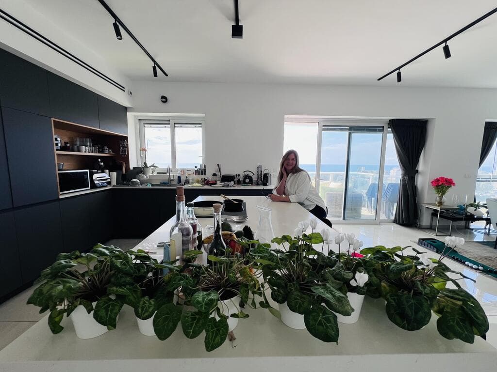 הדירה החדשה, אולגה