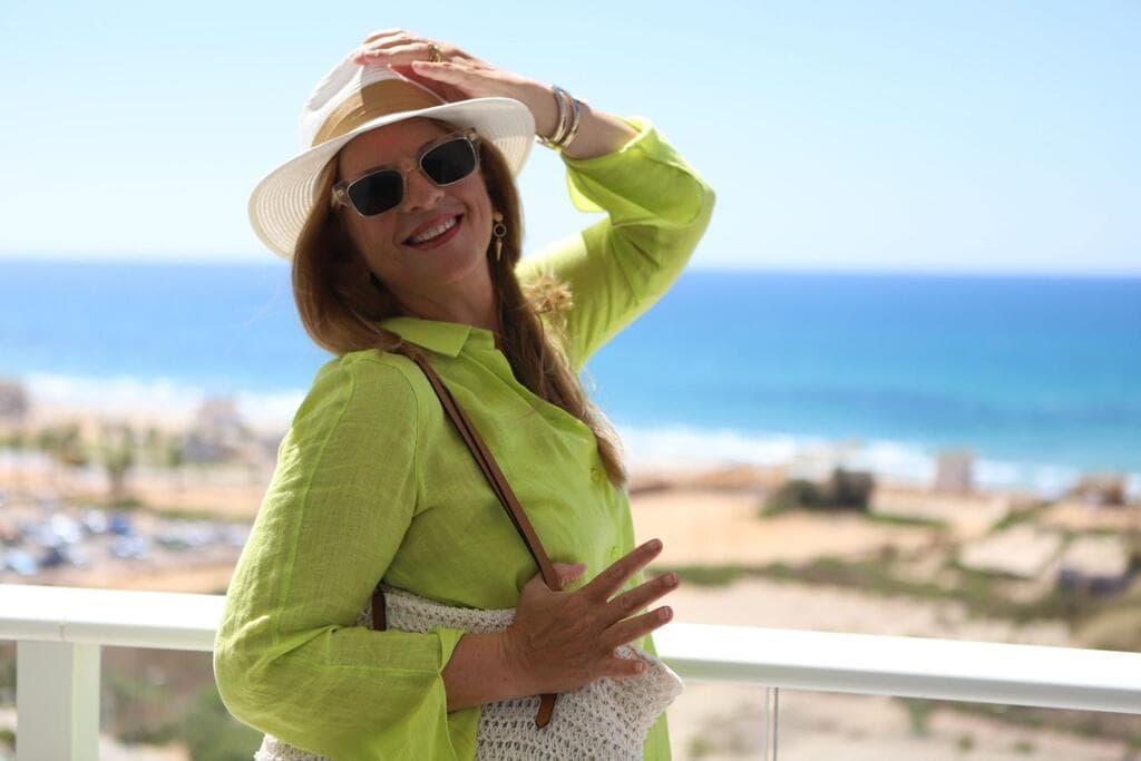 עברו לדירה ליד הים באולגה, חדרה