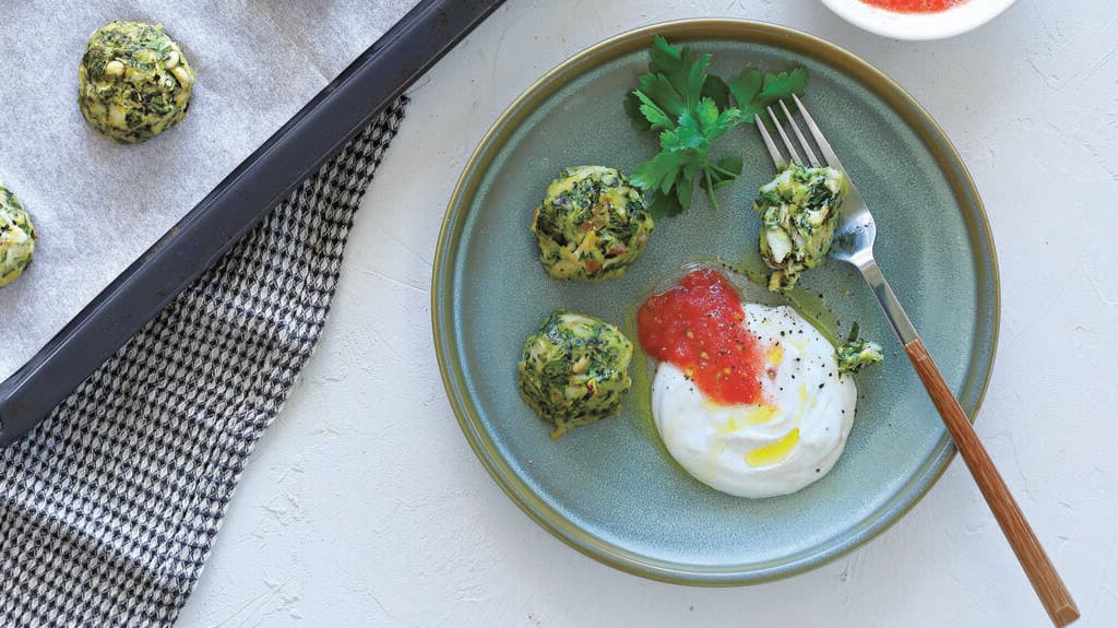 שאריות ממנת הדג הפכו לקציצות אפויות של דג וירק