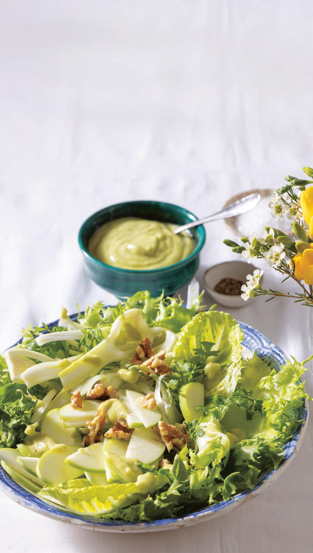 סלט ירוק ברוטב אבוקדו