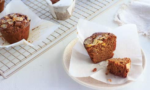 שאריות חרוסת הפכו למאפינס שקדים וחרוסת