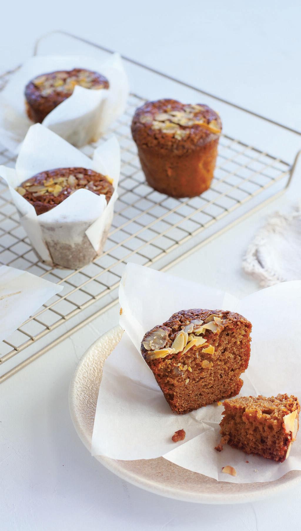 שאריות חרוסת הפכו למאפינס שקדים וחרוסת (צילום וסגנון: טליה הדר) שאריות חרוסת הפכו למאפינס שקדים וחרוסת