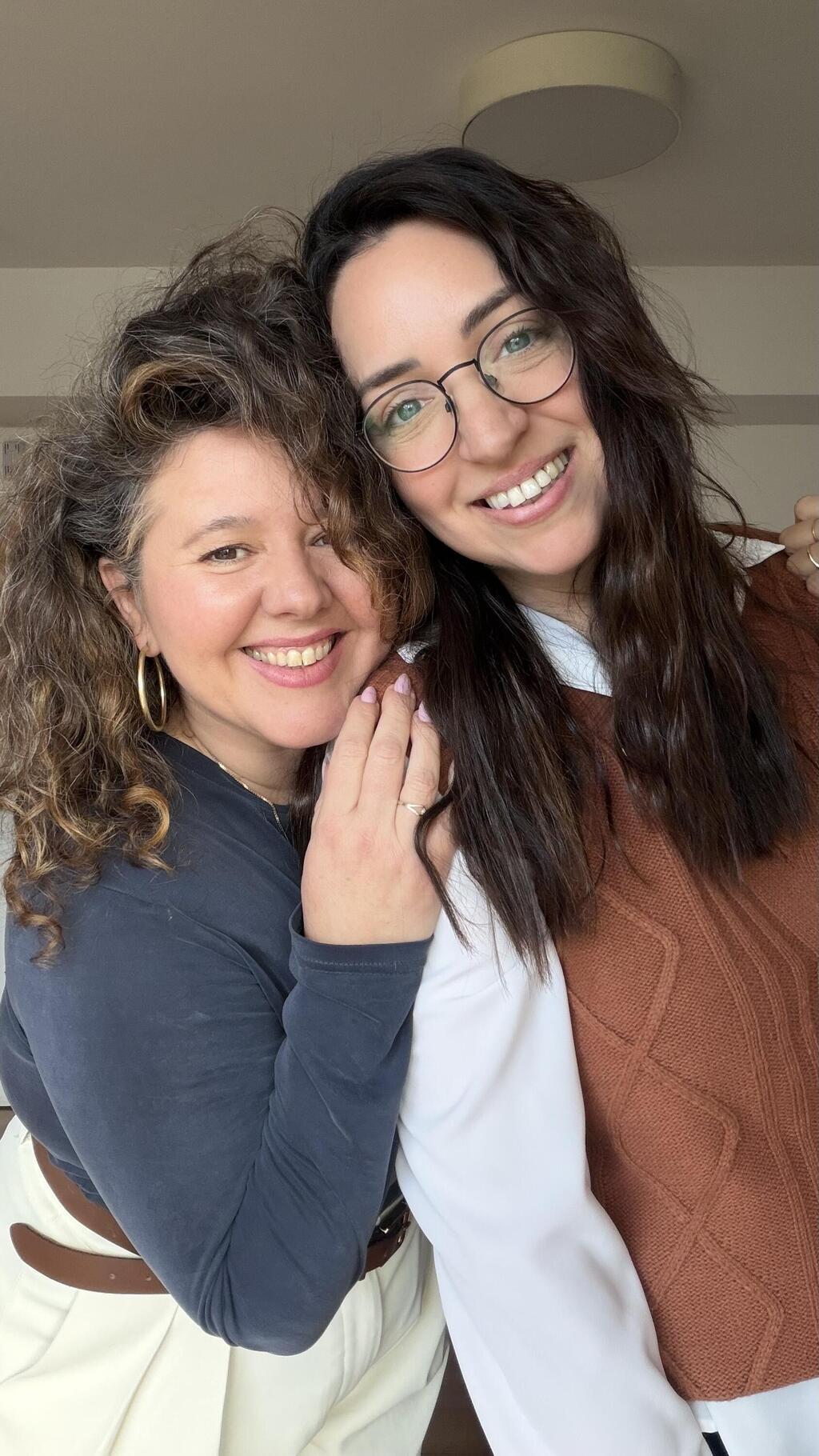 חברות שגרות יחד