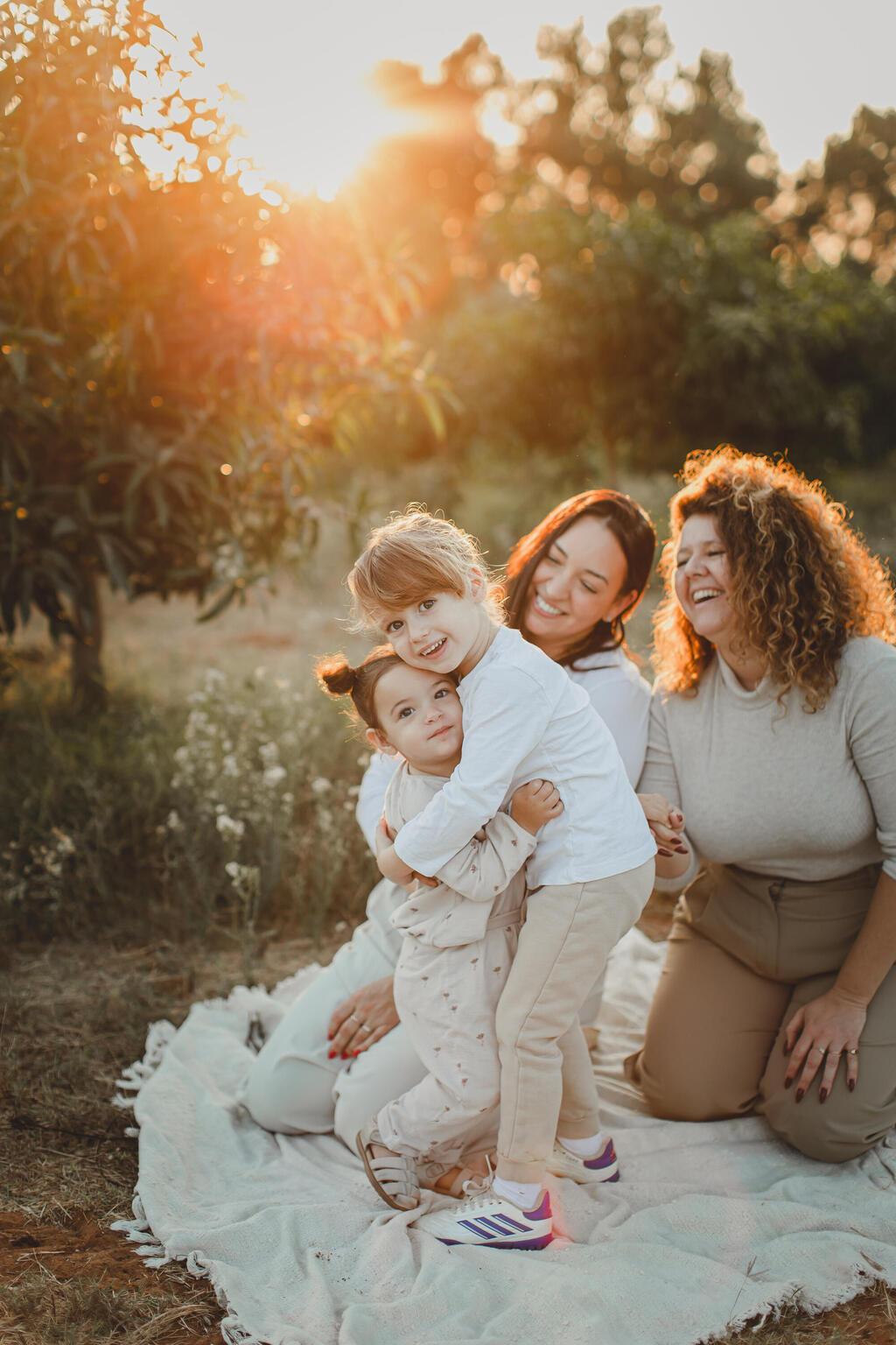 חברות שגרות יחד