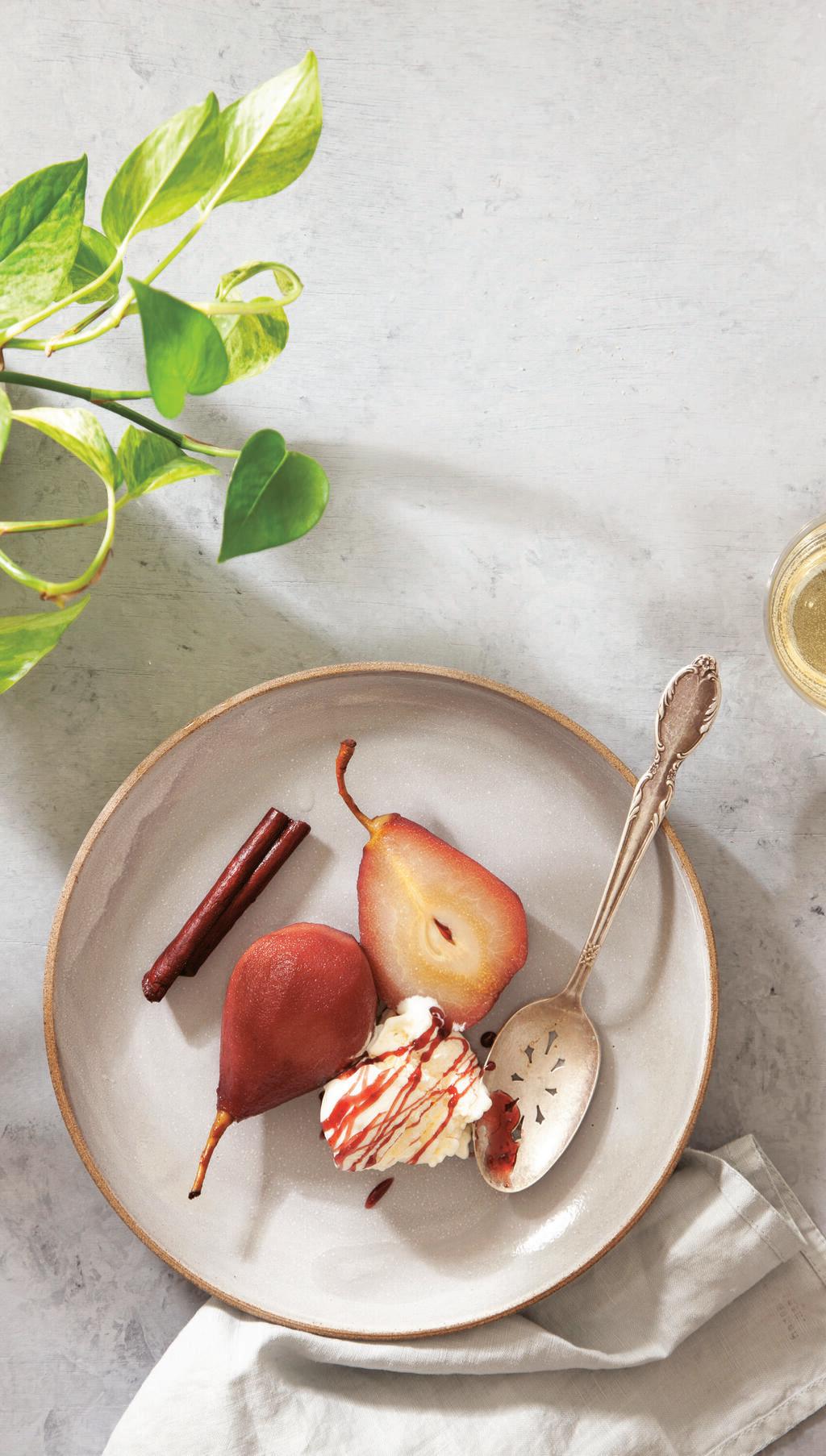 אגסים מבושלים ביין