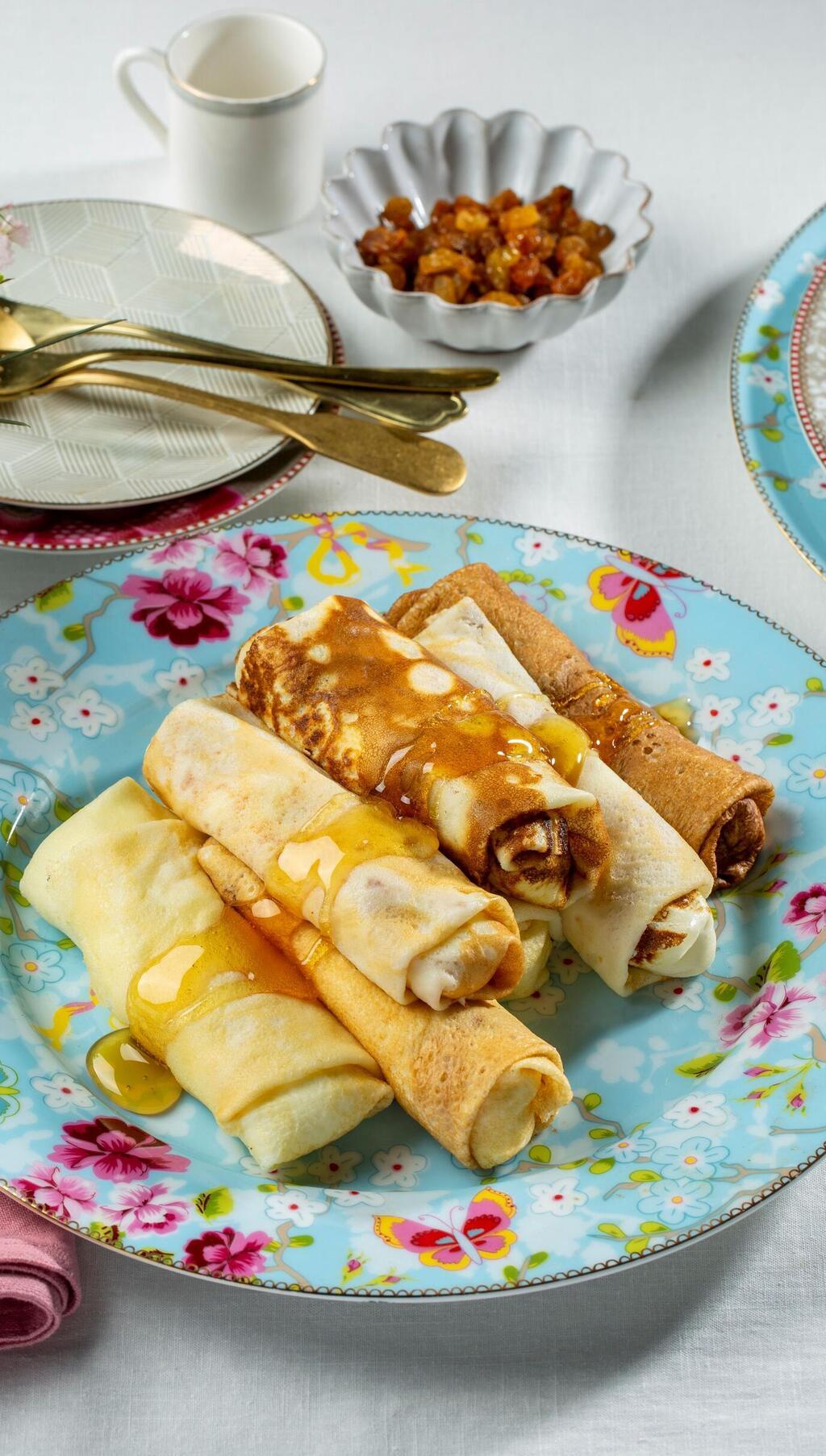 בלינצ'ס ללא גלוטן עם גבינה וצימוקים