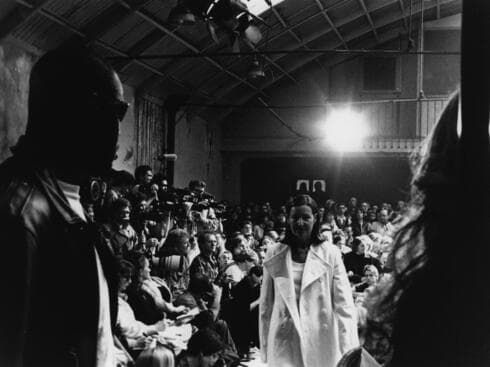 תצוגת אופנה של הלמוט לאנג, 1993