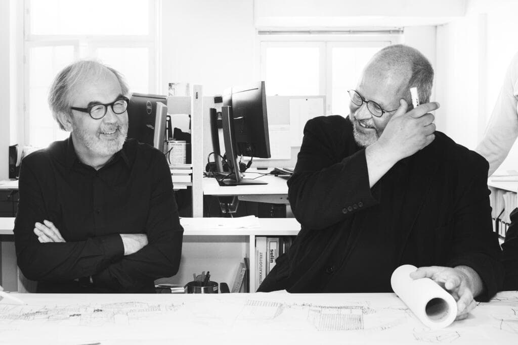 האדריכלים Rainer Mahlamäki and Ilmari Lahdelma