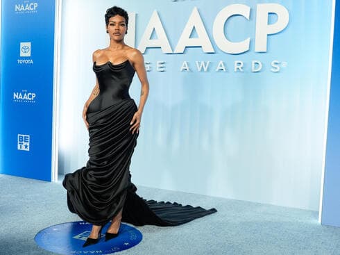 טייאנה טיילור לובשת אשי סטודיו בטקס פרסים, 2026 טייאנה טיילור לובשת אשי סטודיו בטקס פרסים, 2026