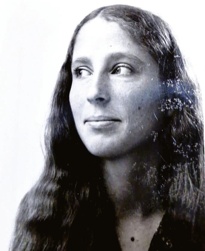 "חלמתי להיות מאומצת כמו 'האסופית'" (צילום: אלבום פרטי ) "חלמתי להיות מאומצת כמו 'האסופית'"